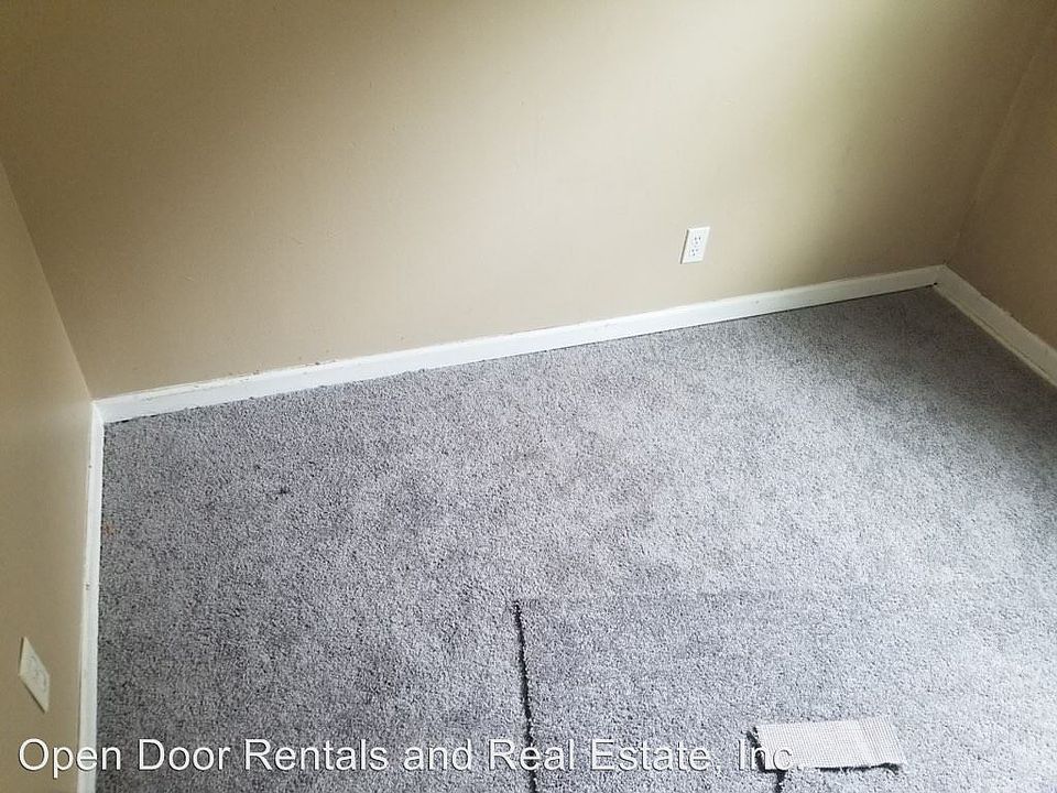 2nd image of 5018 Webster St