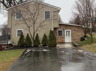 33 Lakeview Dr, Monroe, NY 10950