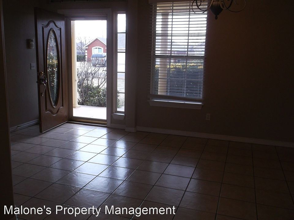 1st image of 2504 Thomas Dr