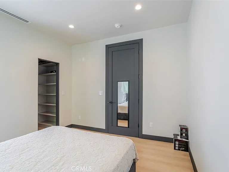 8252 Morse Ave — Photo 22