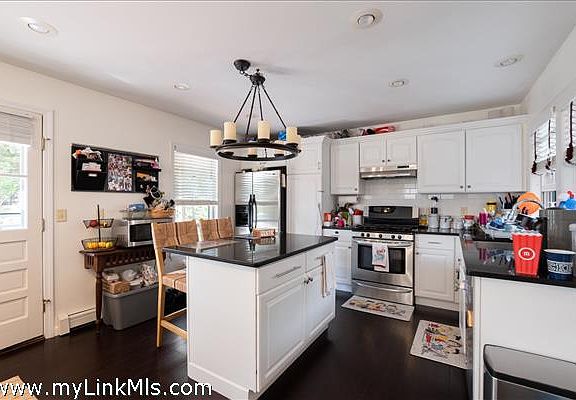 3rd image of 15 Point Judith Ln #1