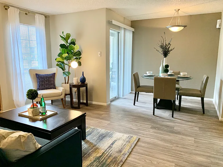Dining and livingroom view