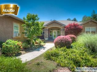 15553 Mountain Shadows Dr, Redding, CA 96001