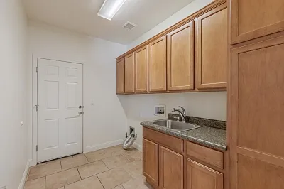 2553 Chateau Clermont St — Photo 18