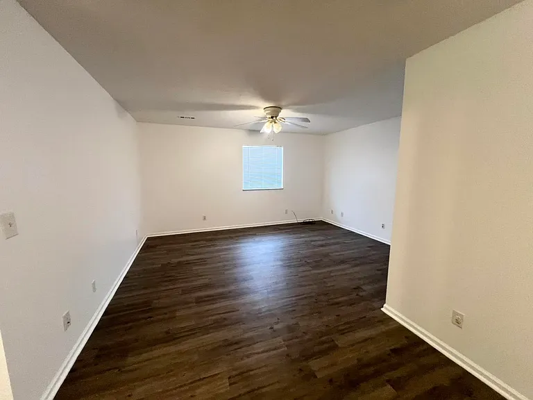 215 Timberlake Cir #5 — Photo 6