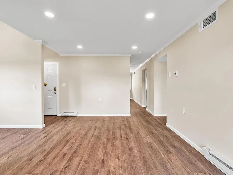 15B Andover Ct — Photo 4