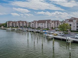 405 Harbour Point #305, Virginia Beach, VA 23451