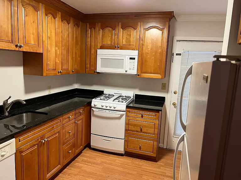 860 Monroe Dr NE #9 — Photo 9