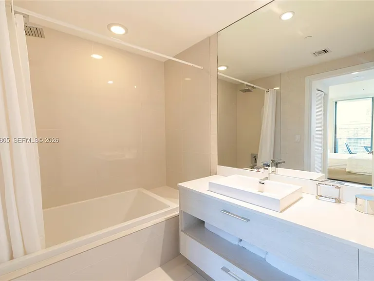 55 SW 9th St #3404 — Photo 15