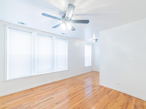 4th image of 5207 S Ingleside Ave #1M