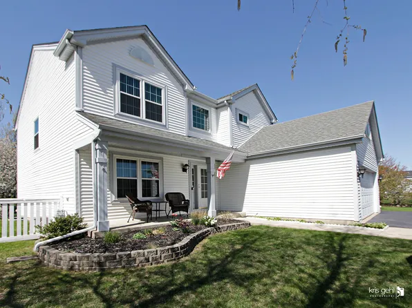 2392 N Salem Ln, Round Lake Beach, IL 60073