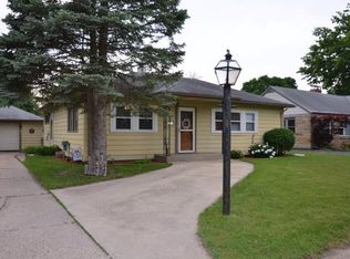 2216 Ridge Ave, Rockford, IL 61103