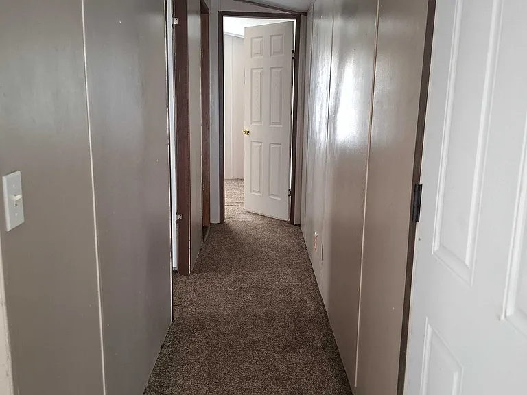 1010 E Crest Dr — Photo 5