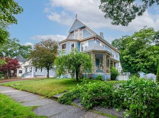 10 Melville St, Worcester, MA 01605
