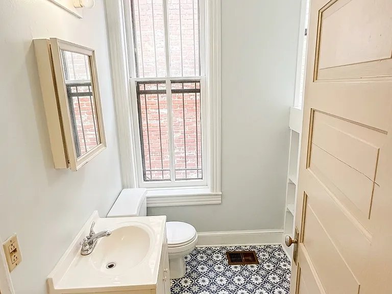 1013 Independence Ave SE #1 — Photo 9