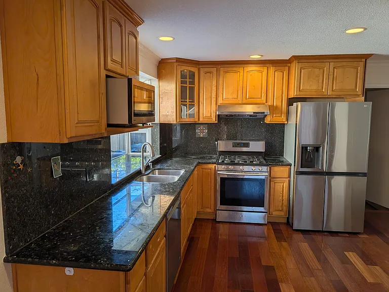 1021 Reed Ave — Photo 2