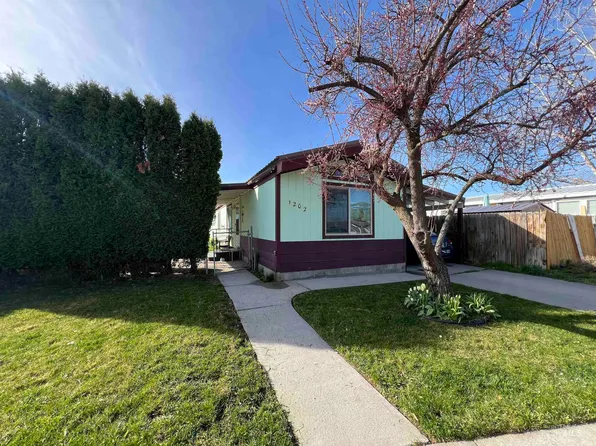 1202 SE 11th Ave, Ontario, OR 97914