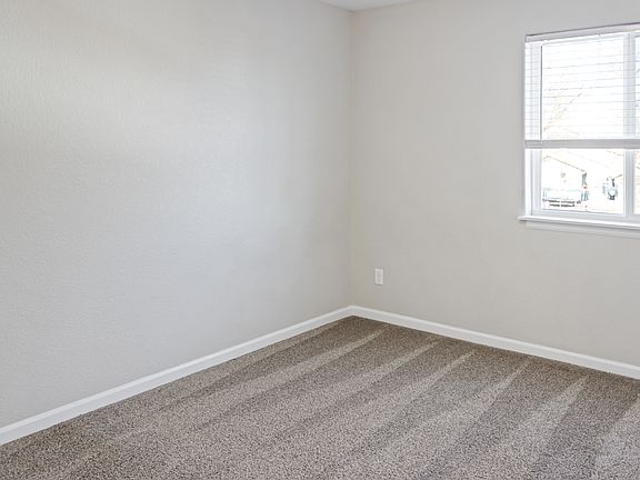 4th image of 229 1st St Unit O