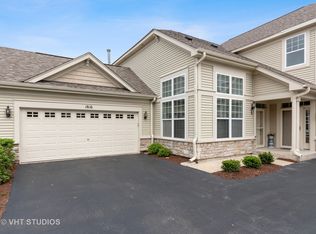 1816 Chase Ln, Aurora, IL 60502