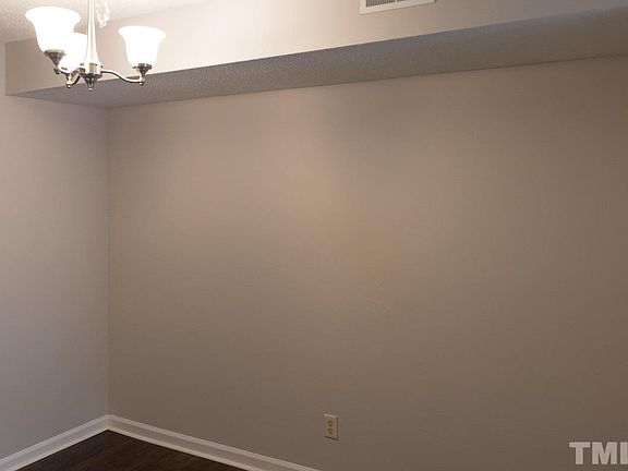 5th image of 133 Kingsbury Dr #133
