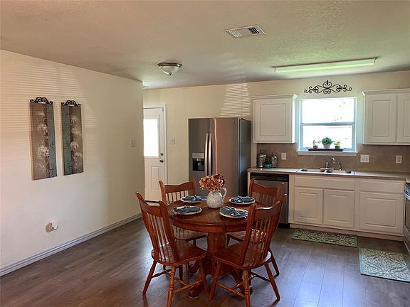 5th image of 3907 Hollow Cove Ln