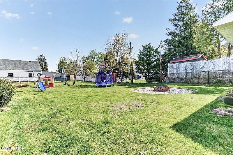 4th image of 2522 Van Dyke Avenue