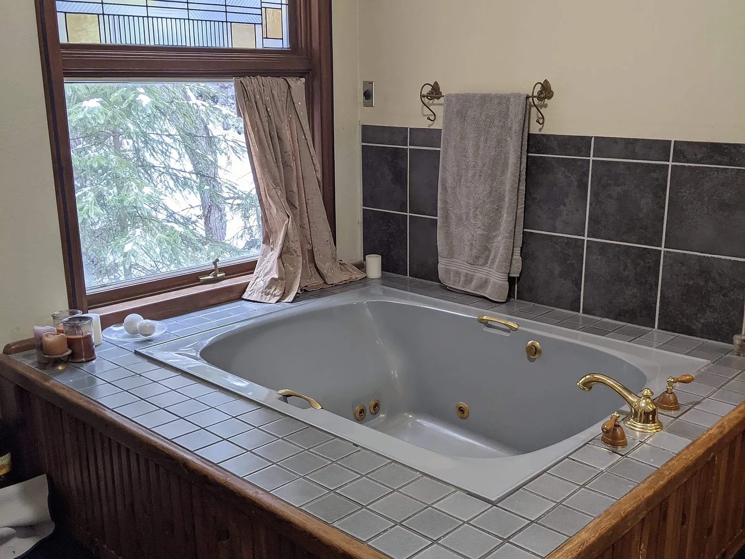 3 bed, 2400 sqft, $3,895 — Photo 4