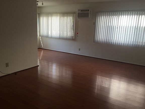 2nd image of 327 E Del Mar Blvd APT 1