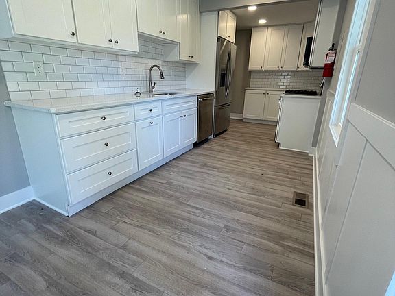 2nd image of 1725 12th Ave