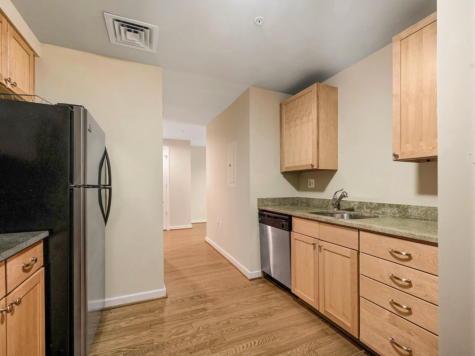 875 N Street Apartments — Photo 2