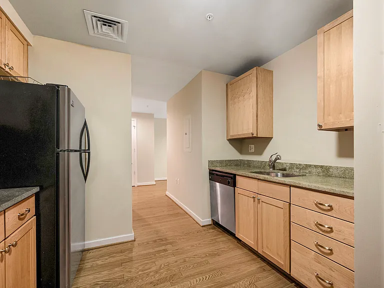 875 N Street Apartments — Photo 2