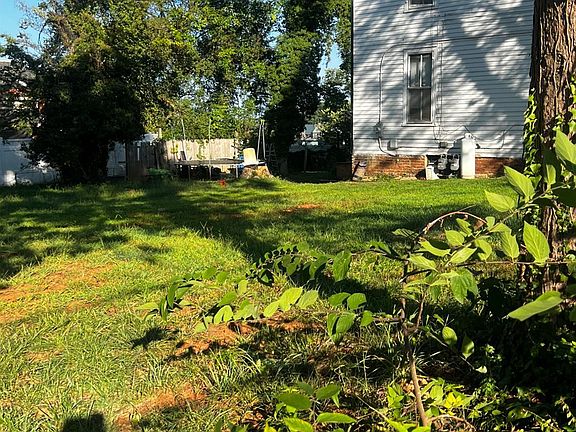 4th image of 1106 Jackson St