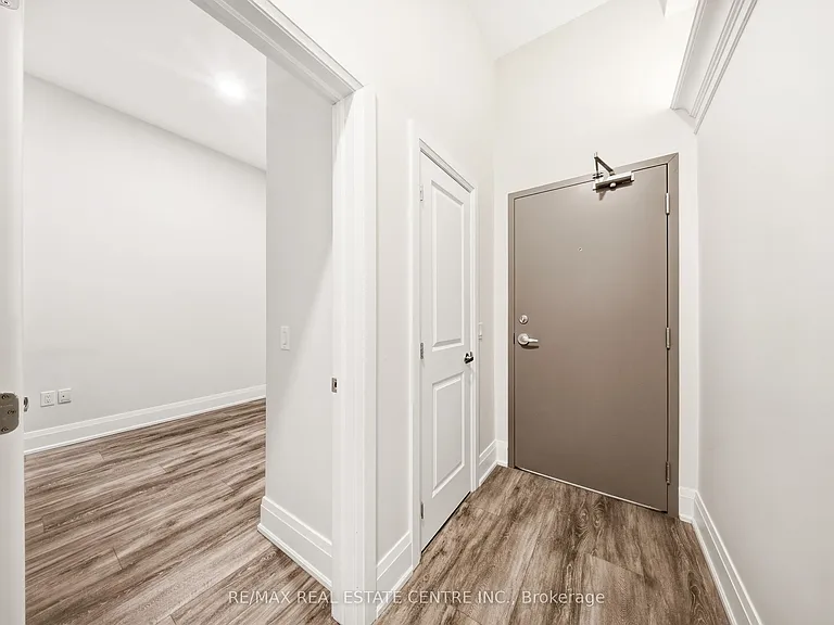 11 Queen St #205 — Photo 20