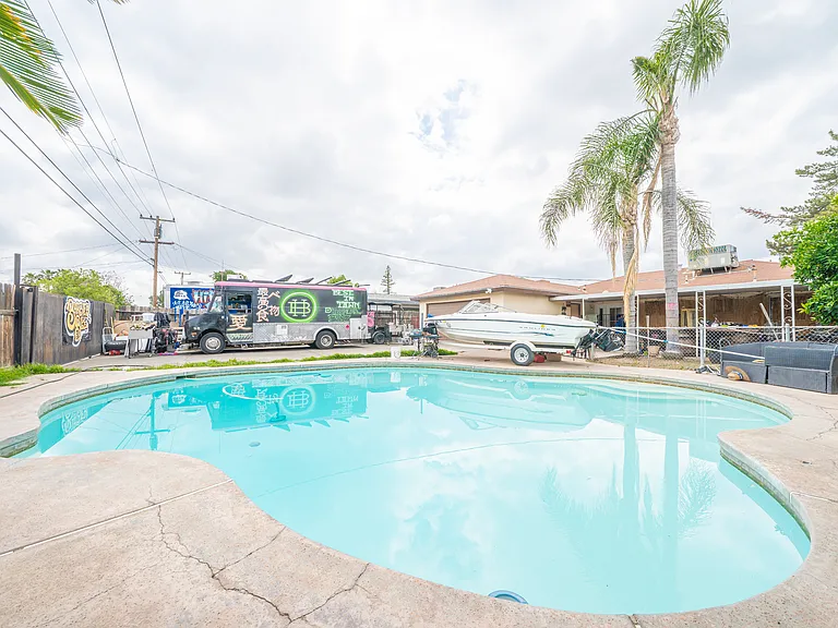 3520 Planz Rd — Photo 16