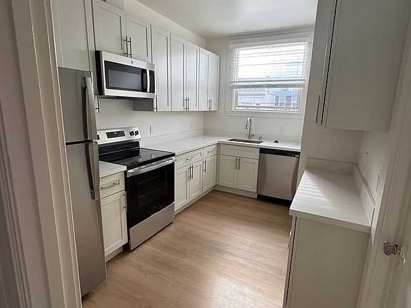 2nd image of 5450 California St APT 8