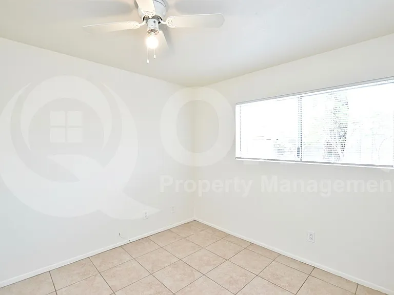 4265 E Vineyard Rd — Photo 15