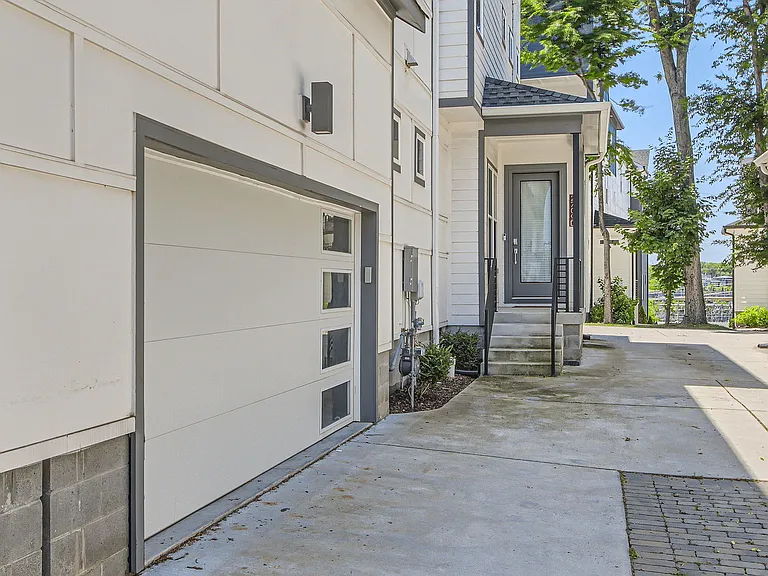 2709C Greystone Rd — Photo 4