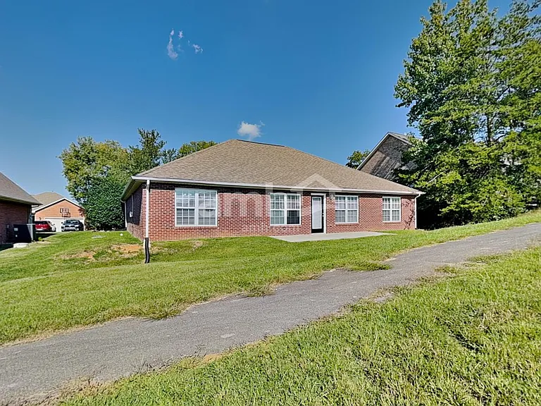 1061 Saint Johns Dr — Photo 16