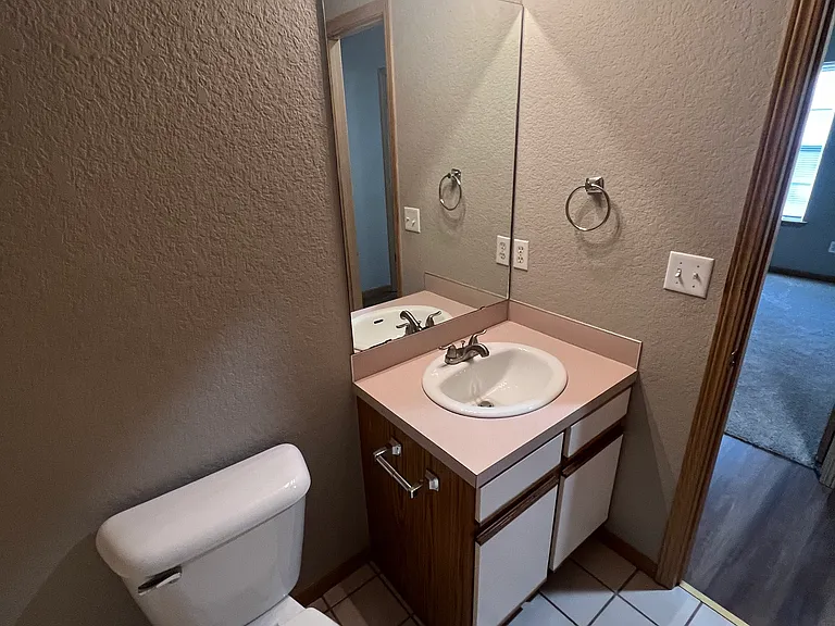 1370 N Tradition Ave — Photo 11