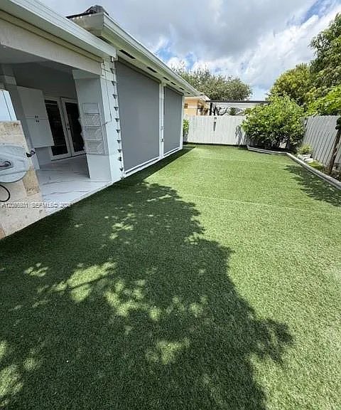 3078 SE 5th Dr — Photo 2