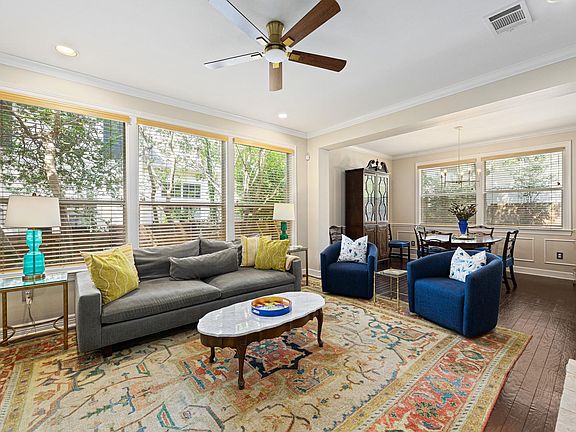 4th image of 402 E 32nd St #1-A