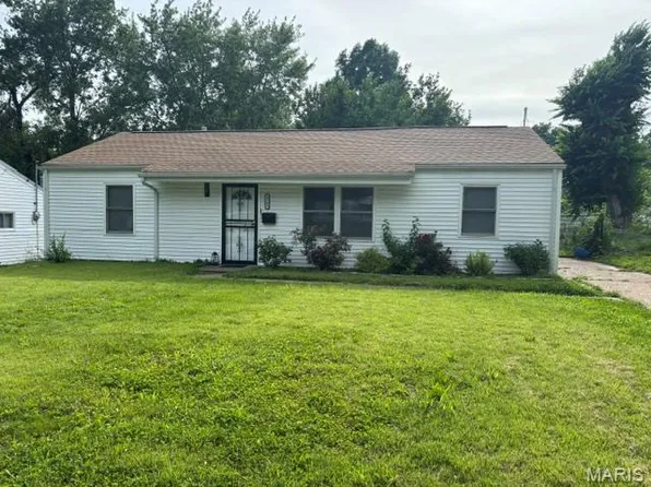 9765 Vickie Pl, Saint Louis, MO 63136