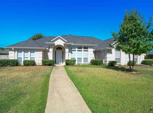 107 Chickadee Dr, Whitehouse, TX 75791
