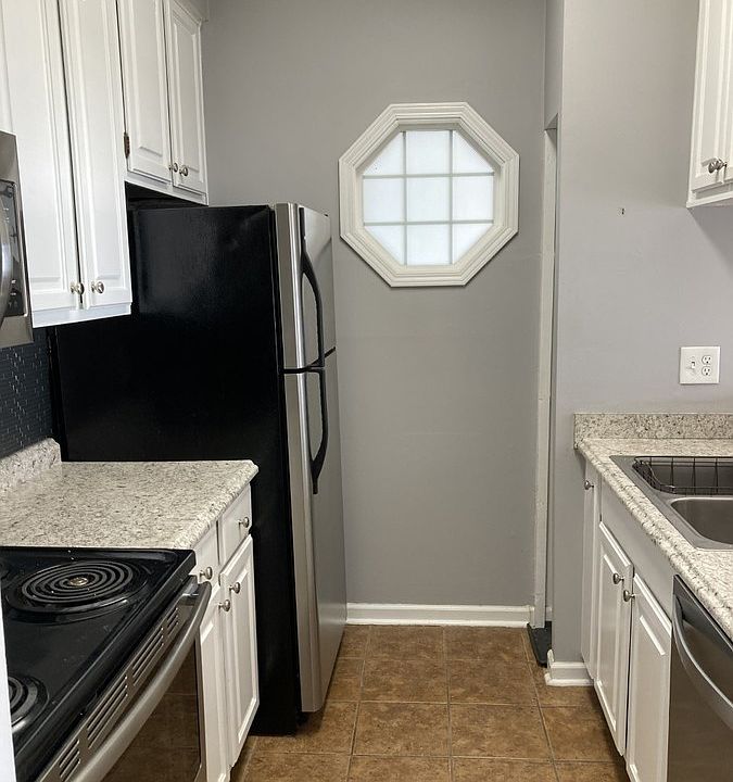 1st image of 708 11th St APT 217