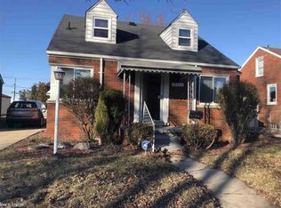 15545 Chestnut Ave, Eastpointe, MI 48021