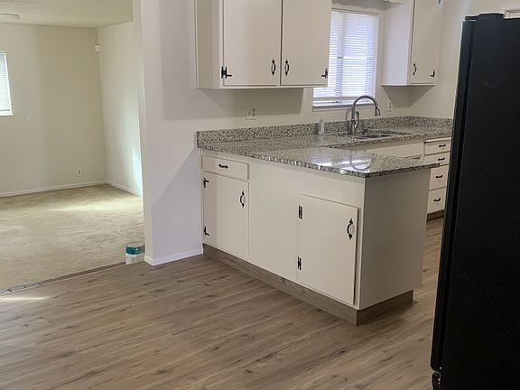 4th image of 1010 Palomino St