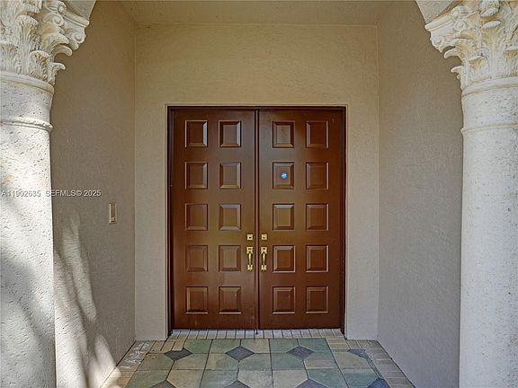 5th image of 16291 Bristol Pointe Dr
