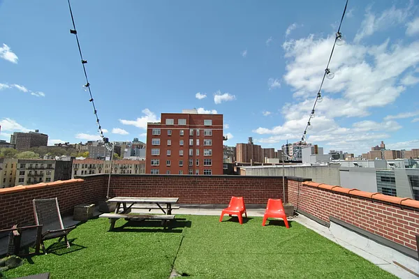 Rented by Compass | media 21