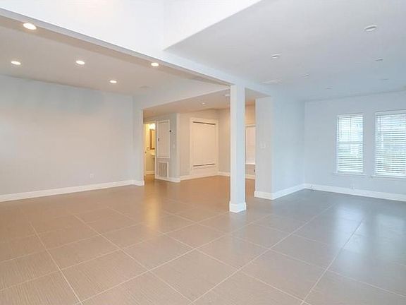 3rd image of 712 Seminole Ave