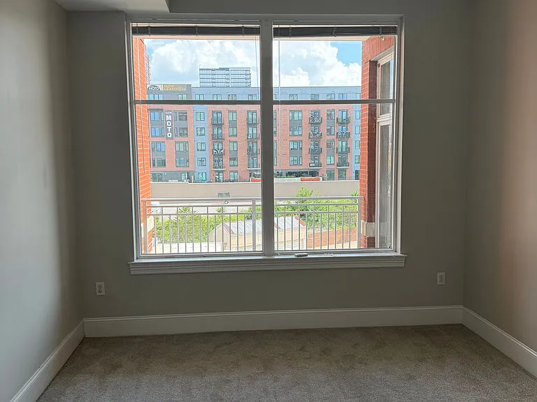 400 W North St #634 — Photo 7